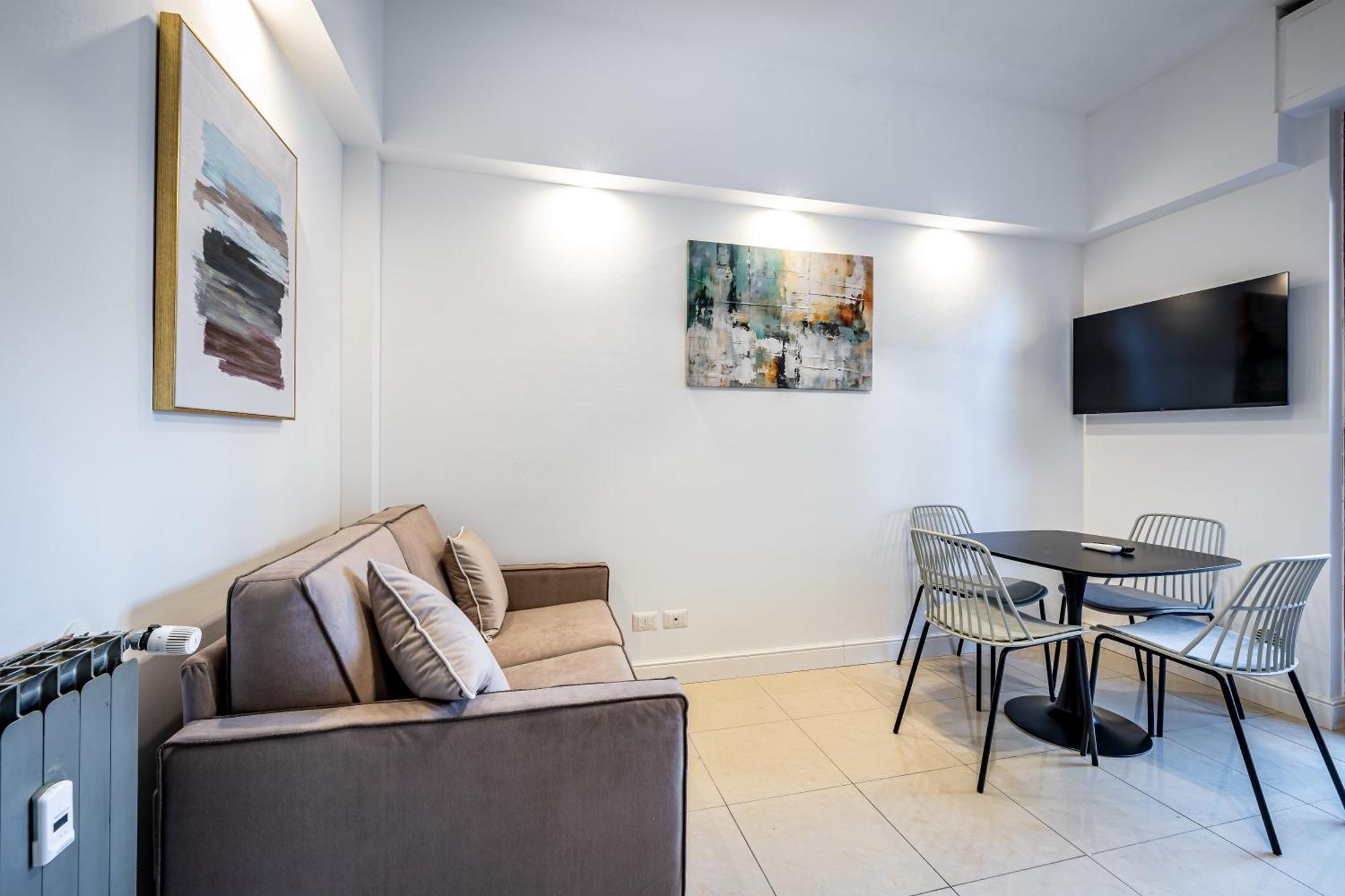Yd Bright With Parking * Florencia