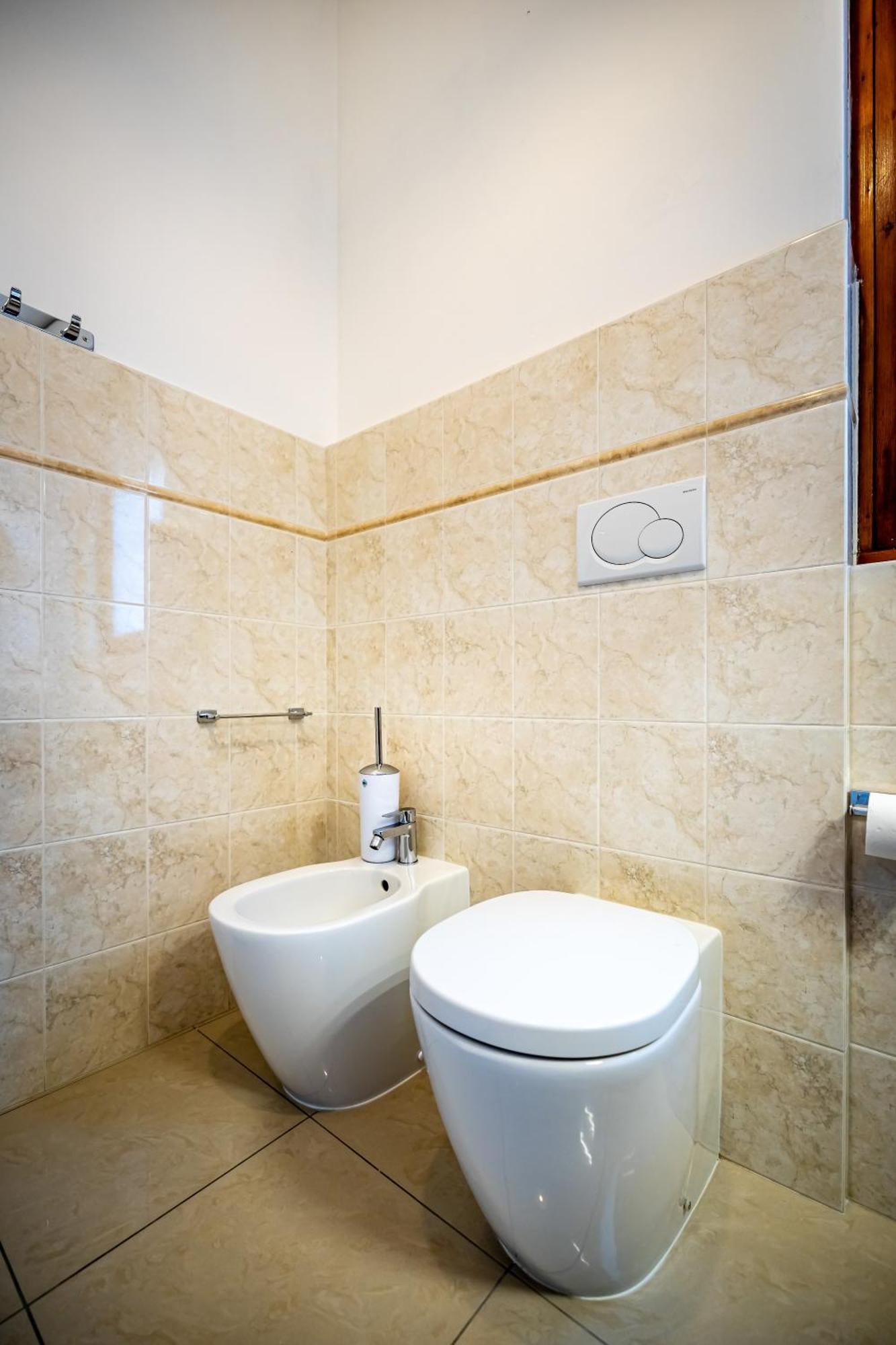 Yd Bright With Parking * Florencia